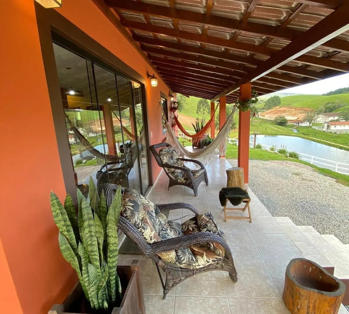 فيلا Sitio Tio Jonas - Rancho Queimado - Casa Da Colina 0*,